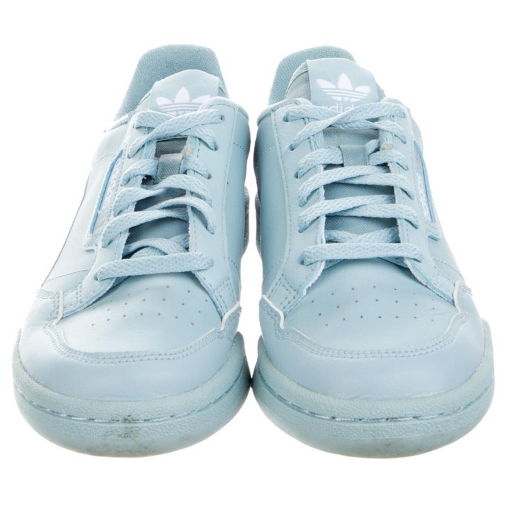 Girls' blue leather Adidas low-top sneakers with round toes, rubber soles.